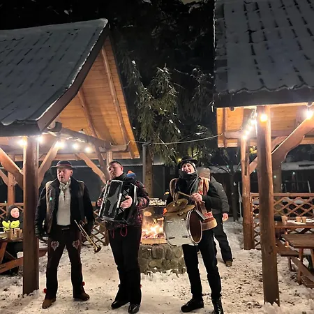 W Lesie シャレー *